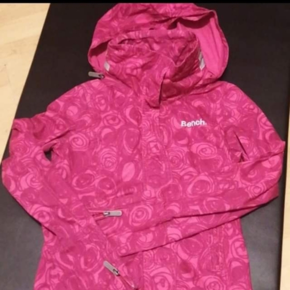 BENCH JACKET - Picture 1 of 2